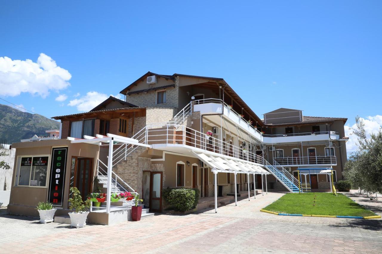Dolce Italia Residence Radhimë Exteriör bild
