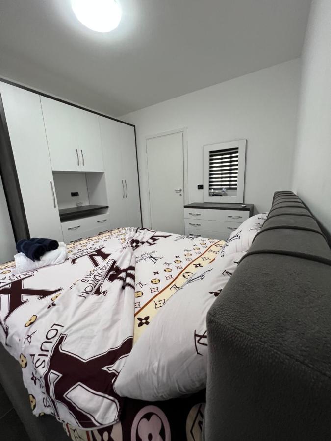 Dolce Italia Residence Radhimë Exteriör bild
