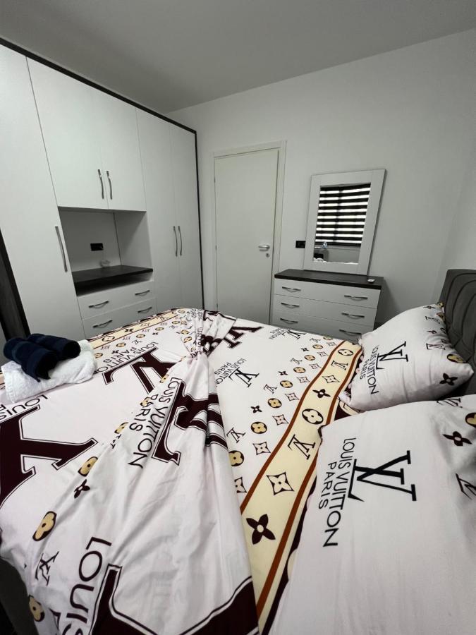 Dolce Italia Residence Radhimë Exteriör bild