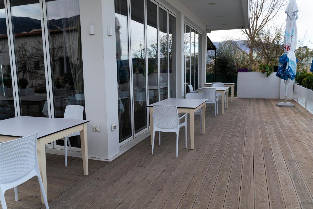 Dolce Italia Residence Radhimë Exteriör bild