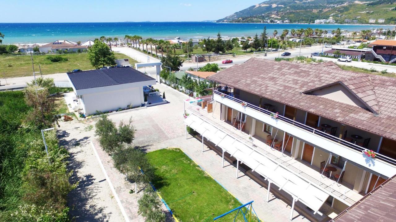 Dolce Italia Residence Radhimë Exteriör bild